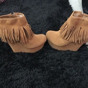 Bamboo wedged boots